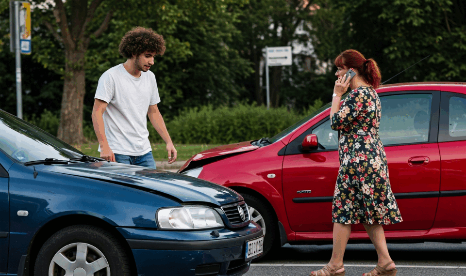 Two drivers after a minor collision